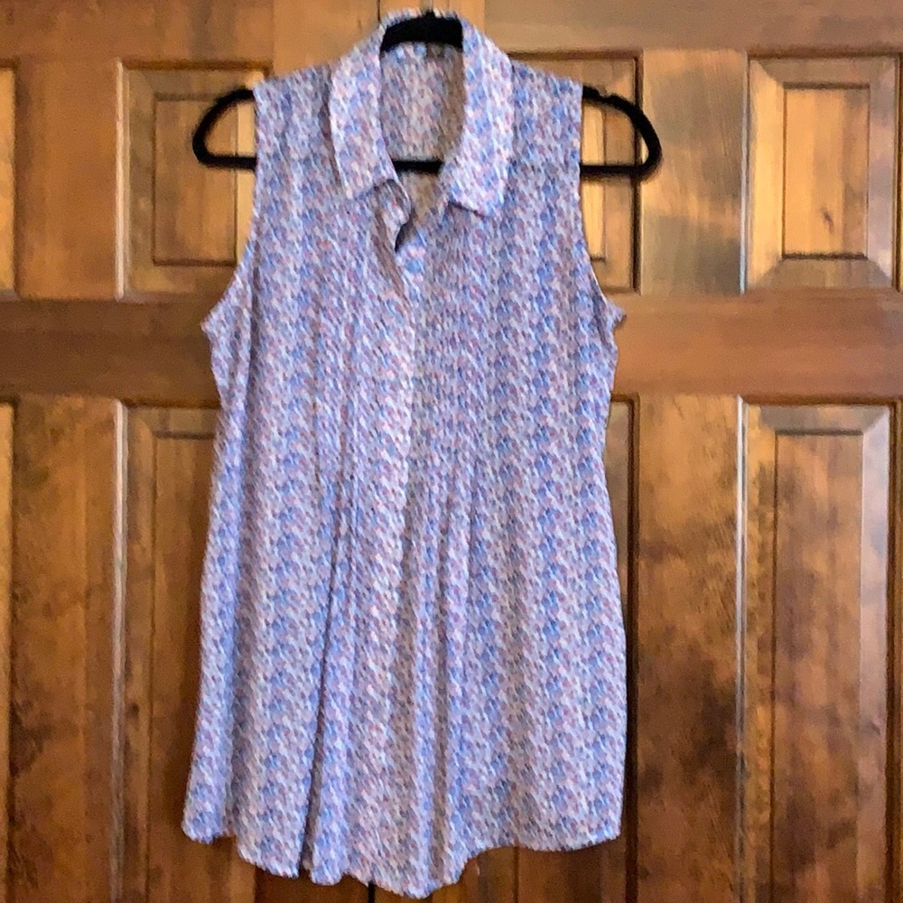 Sleeveless swing button down blouse